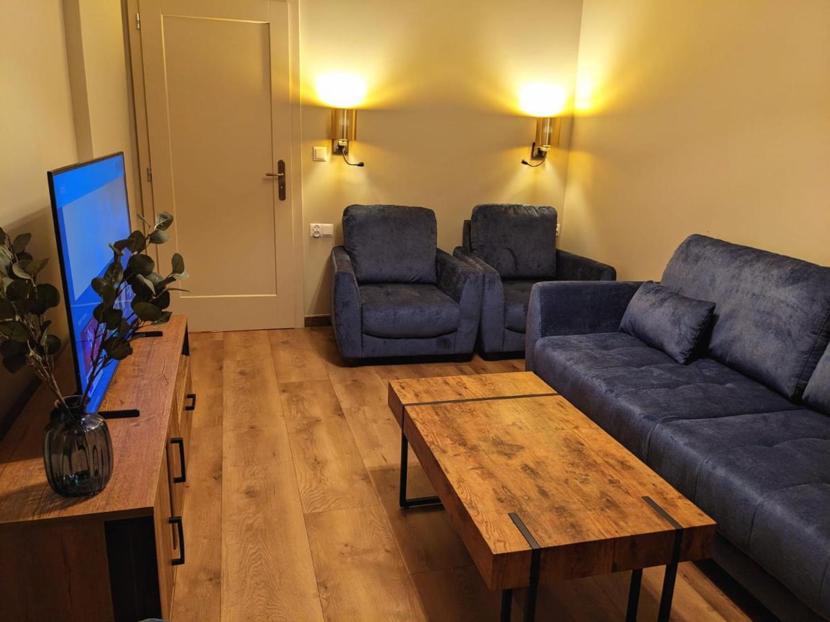 Spacious Two-Bedroom Apartment In The City Center Krakkó Kültér fotó