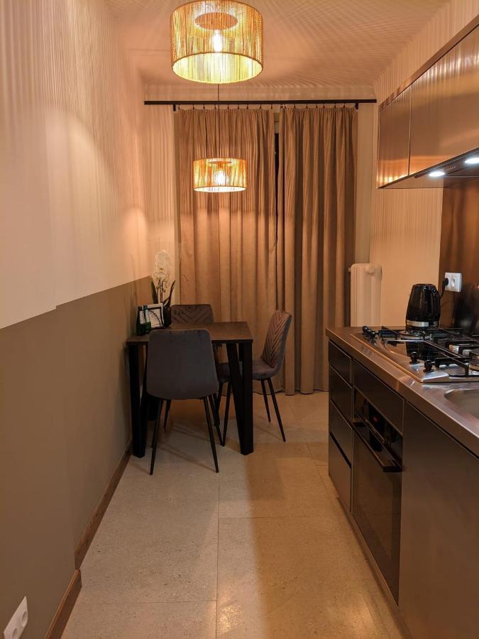 Spacious Two-Bedroom Apartment In The City Center Krakkó Kültér fotó